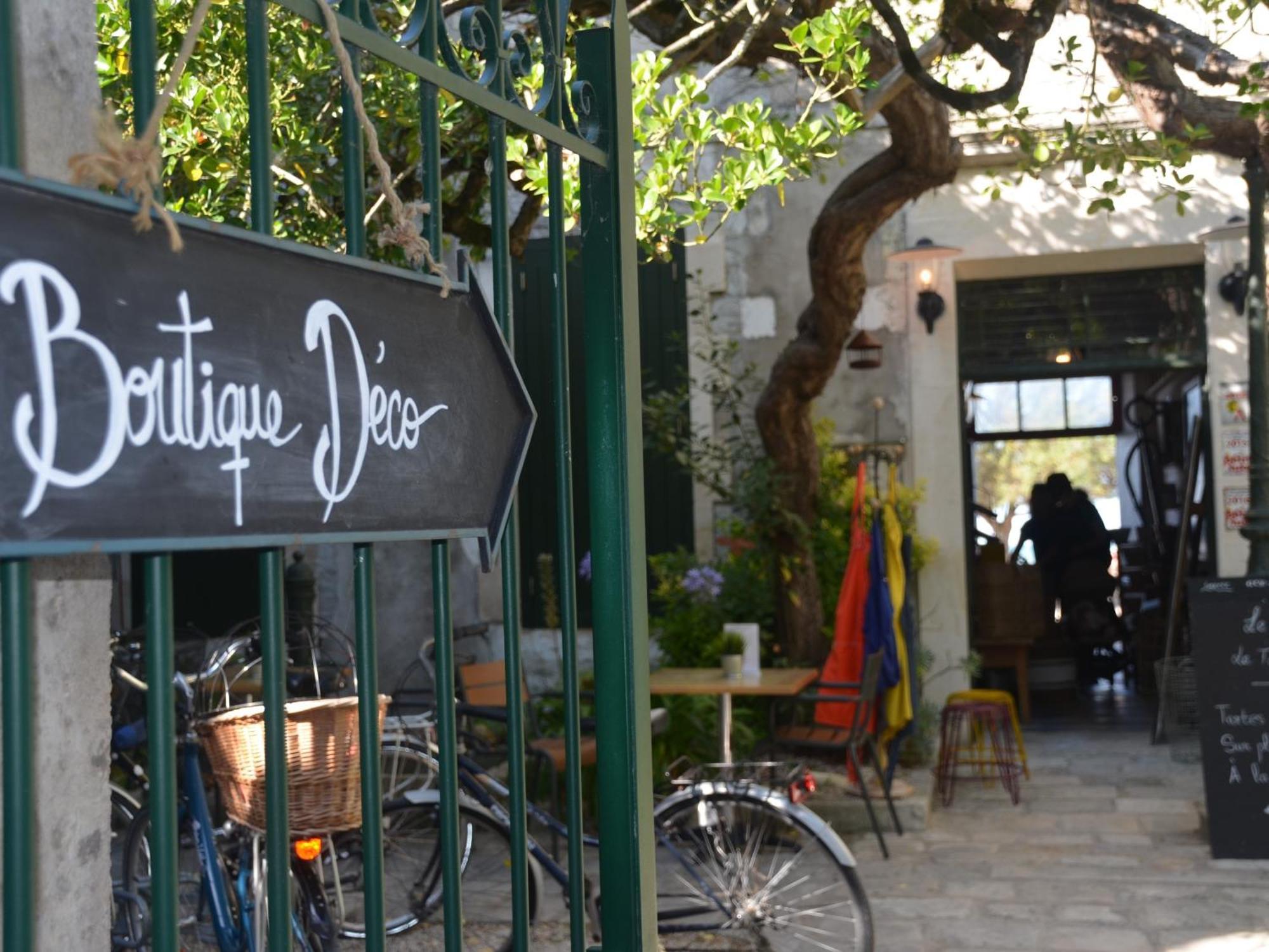Le Mole Bed & Breakfast ลาฟร็อตต์ ภายนอก รูปภาพ